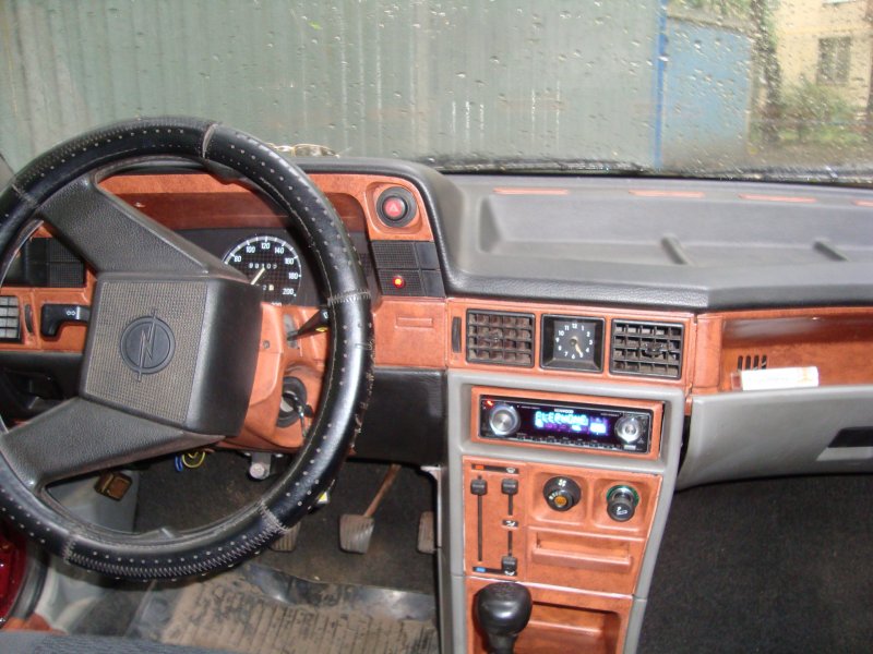 Opel Kadett 1987 салон