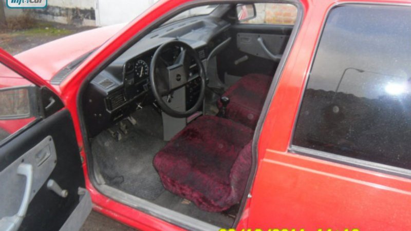 Opel Kadett e GSI салон