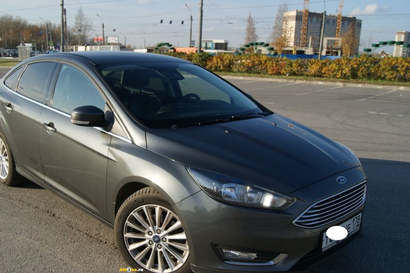 Ford Focus 3 Titanium серый