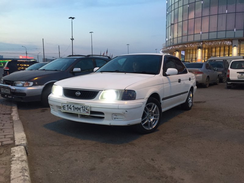 Nissan Sunny fb15 2001 белый