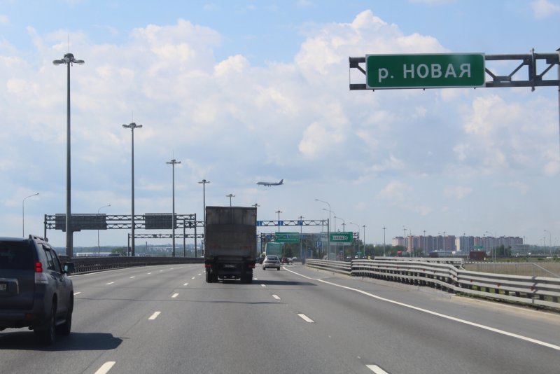 Самолет у КАД СПБ