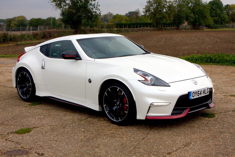 Ниссан 370z черный Nismo