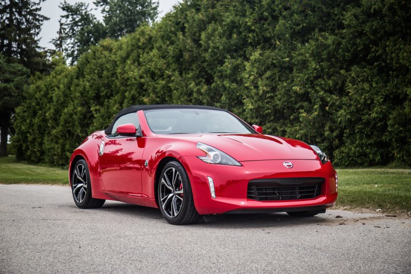 Ниссан Ниссан 370z