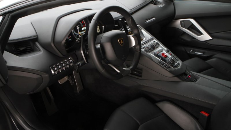 Lamborghini Aventador 2011 салон