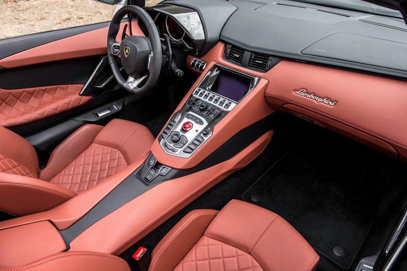 Lamborghini Aventador lp700 черный салон