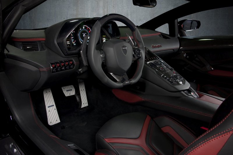 Lamborghini Aventador lp700 черный салон