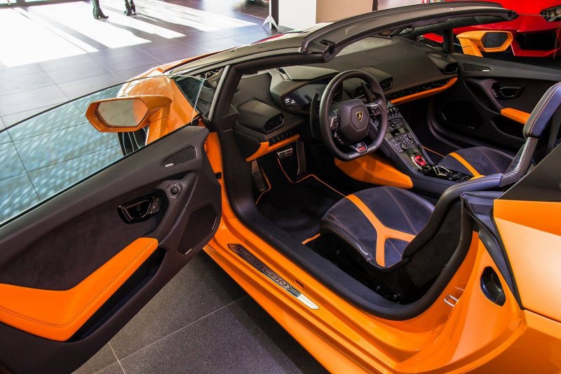 Lamborghini Aventador 2019 салон оранжевый