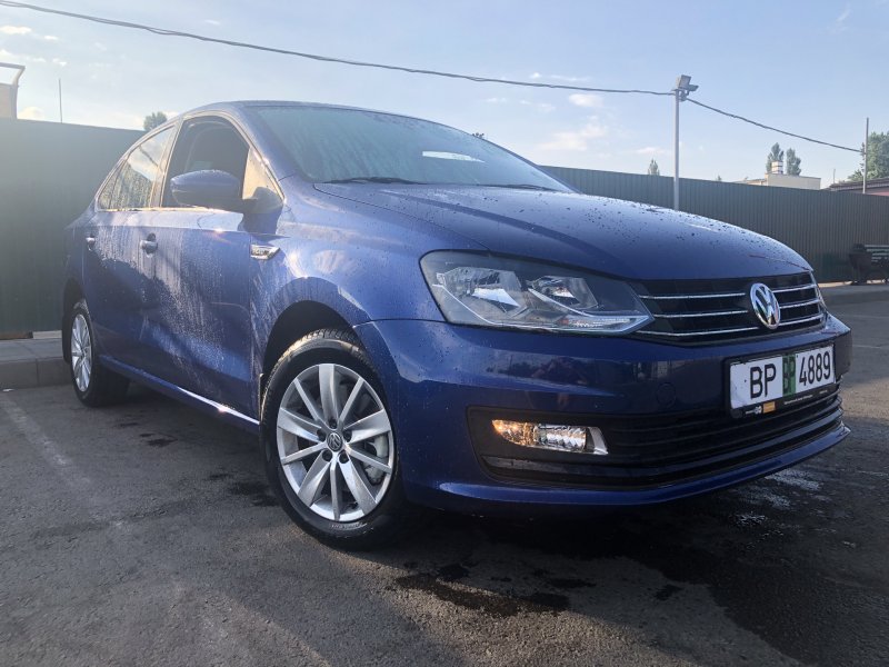 Volkswagen Polo sedan синий