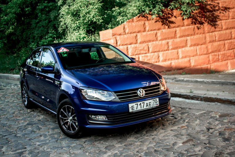 Volkswagen Polo sedan 2015 синий