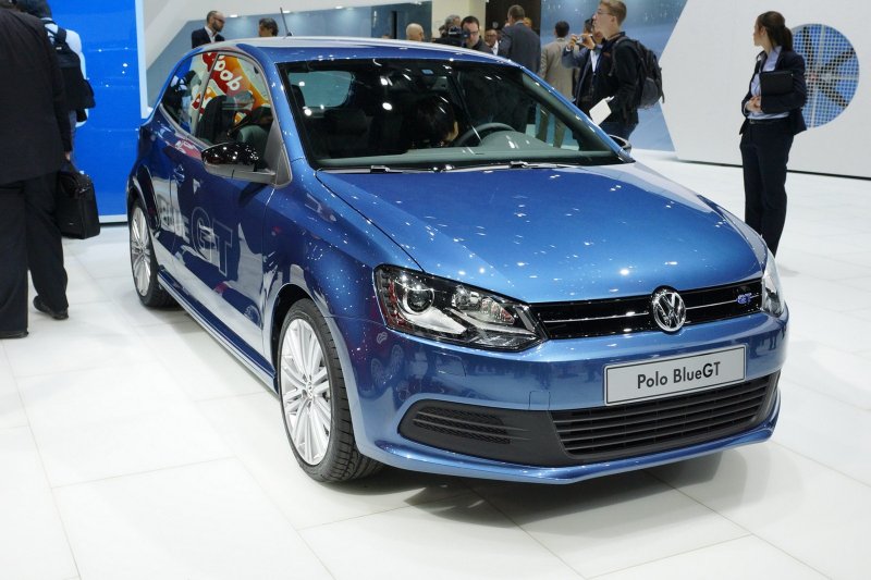 Volkswagen Polo синий Reef