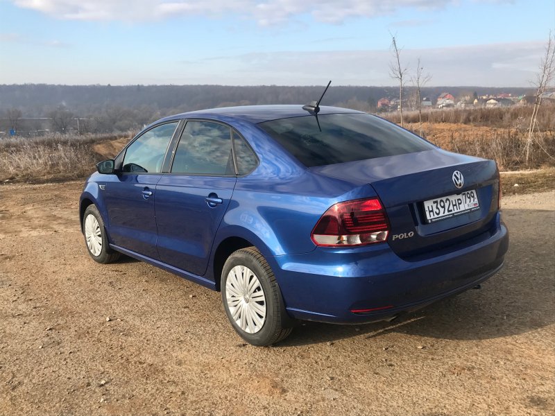 Volkswagen Polo sedan синий
