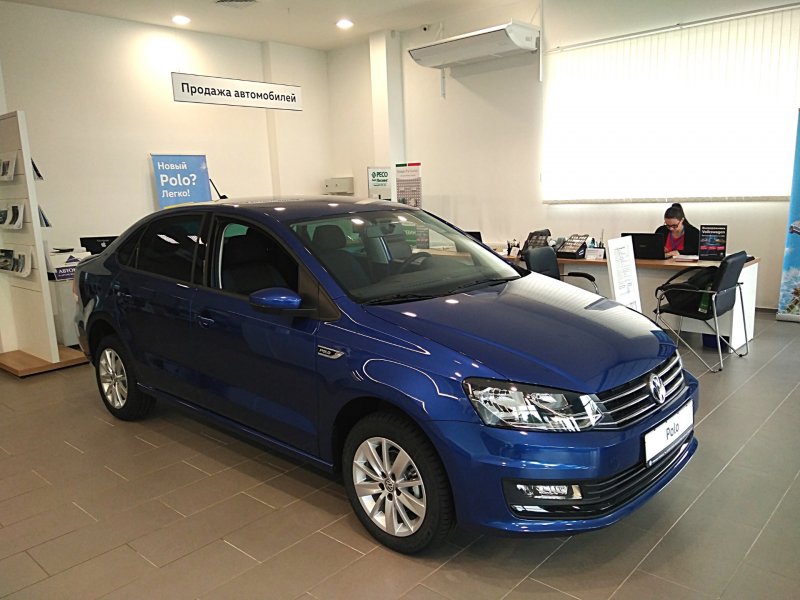 VW Polo синий Reef
