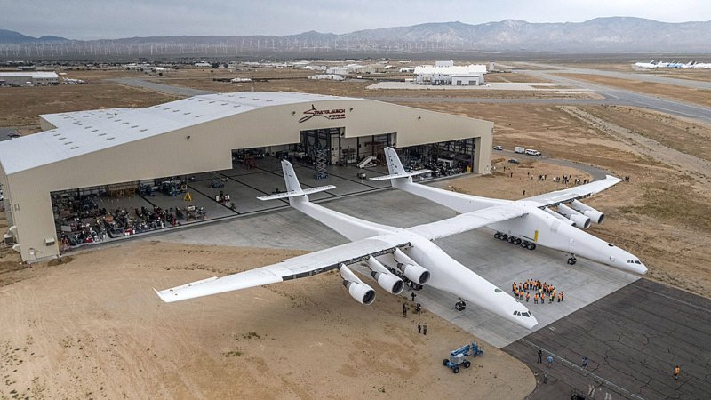 Самый большой самолет в мире Stratolaunch