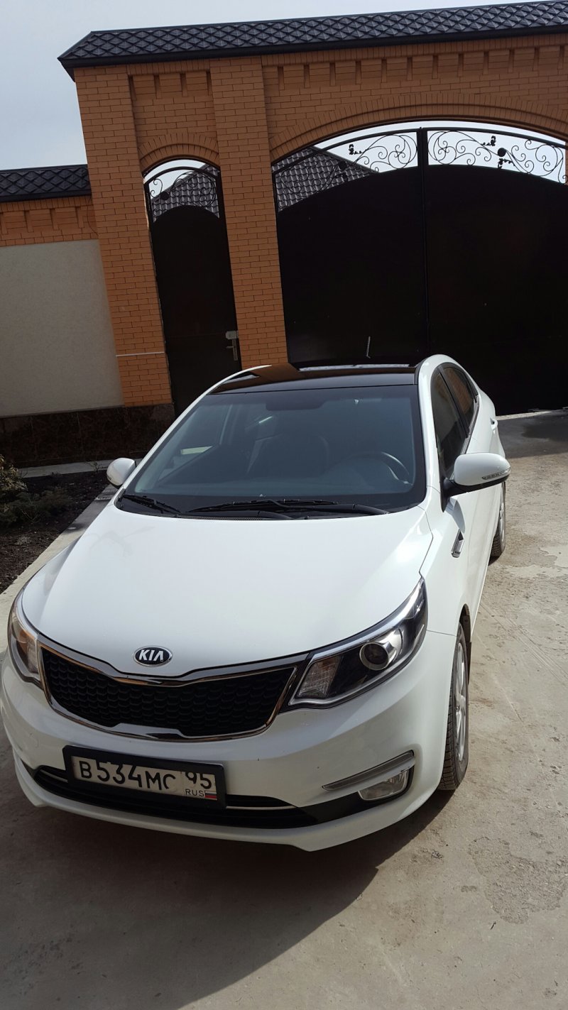 Kia Rio 2017 черная крыша