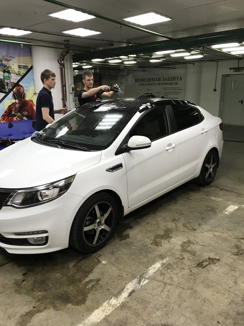 Kia Rio 3 черная крыша
