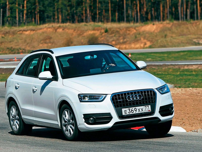 Audi q2 and babes