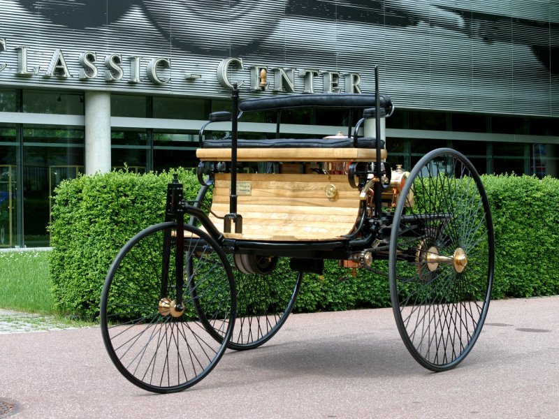 Автомобиль Карл Бенц 1885 год