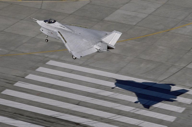 Boeing х 32 Су 75