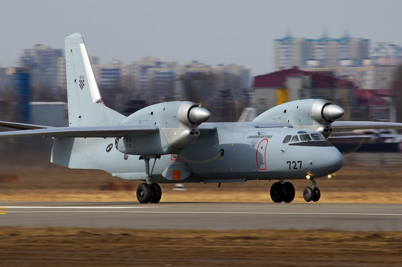Антонов АН-32