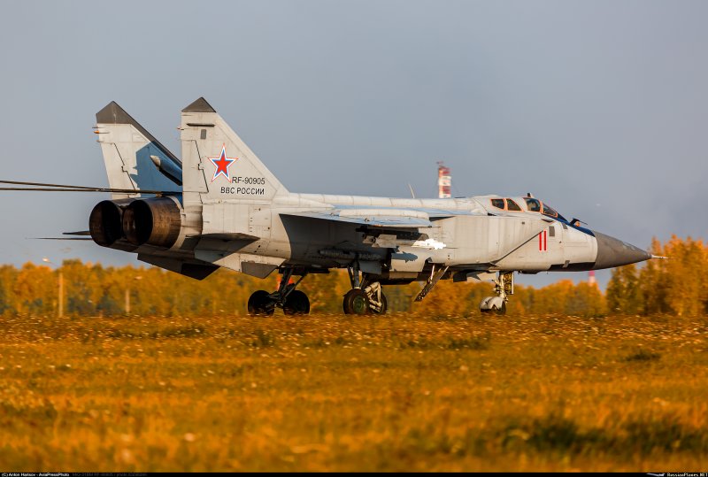 Су-27 двухдвигательный реактивный самолёт