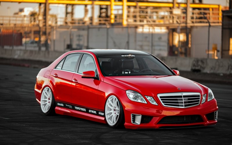 Mercedes Benz w212 Red