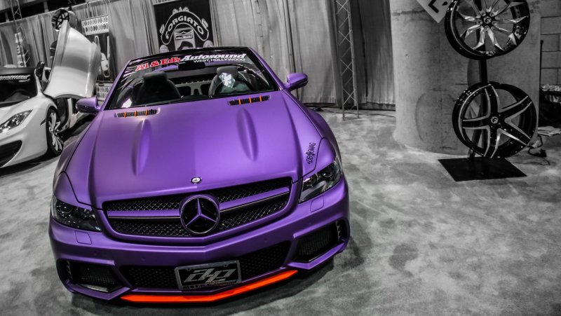 Mercedes AMG фиолетовый