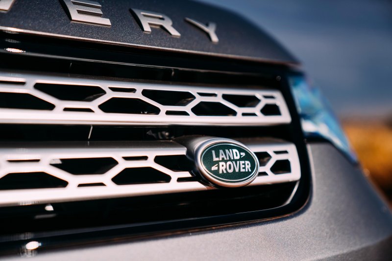 Land Rover логотип на авто