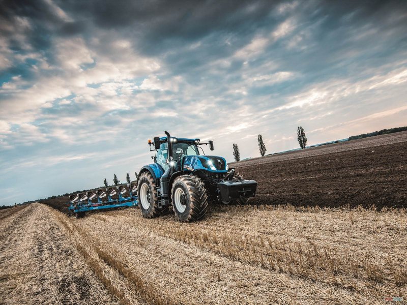 Трактор New Holland