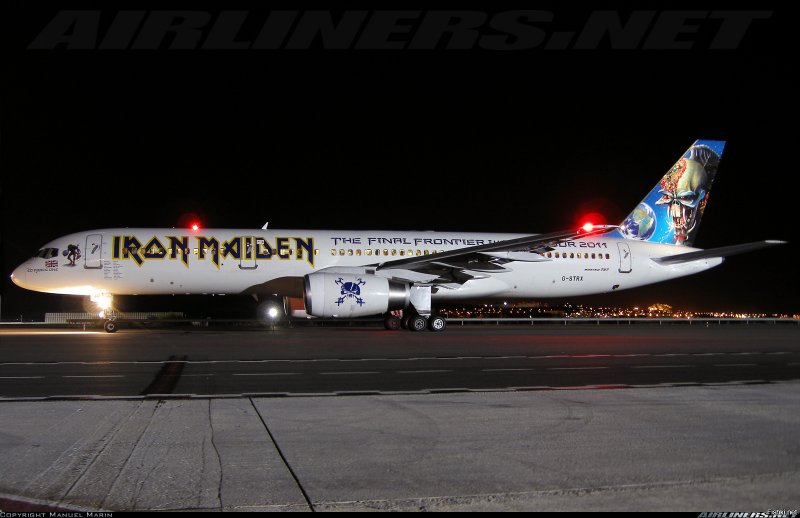 Самолет группы Iron Maiden