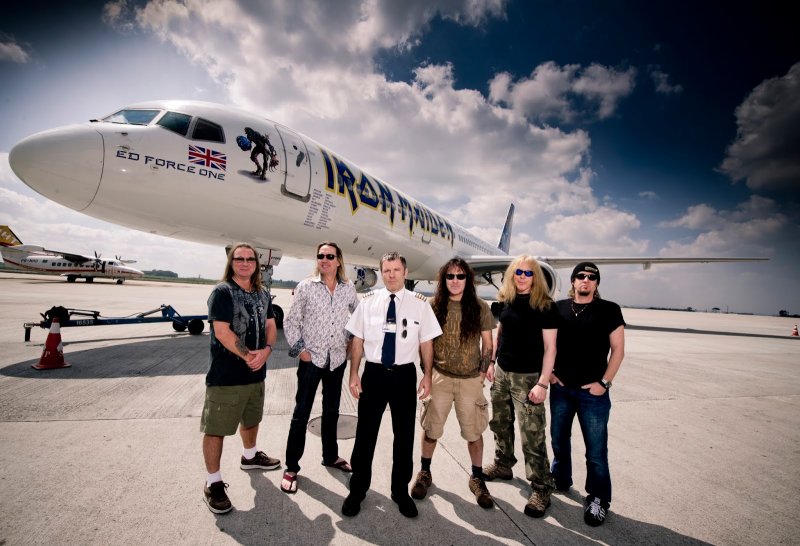 Самолет Iron Maiden внутри