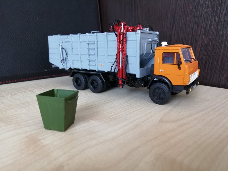 КАМАЗ 5320 мусоровоз ко 415