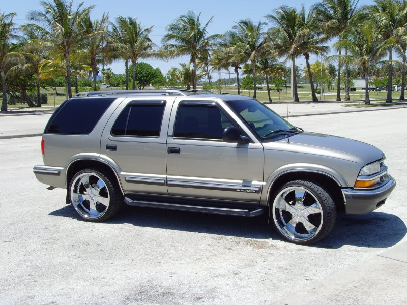 Chevrolet Blazer 1998 зеленый