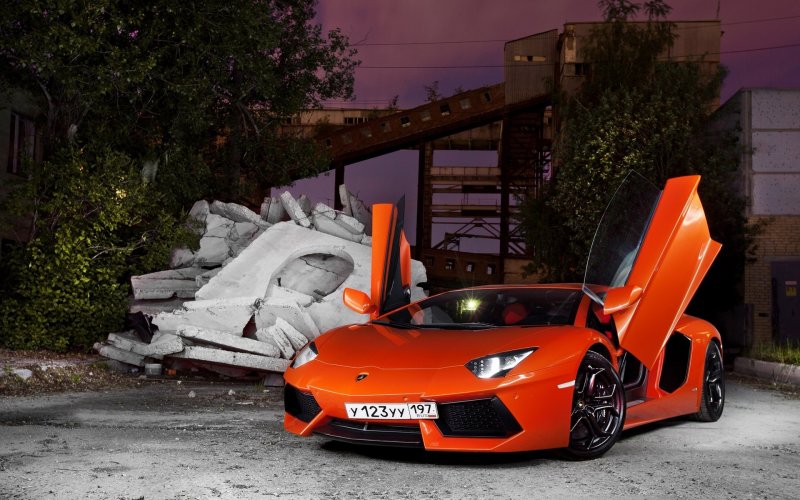 Lamborghini оранжевая 2000