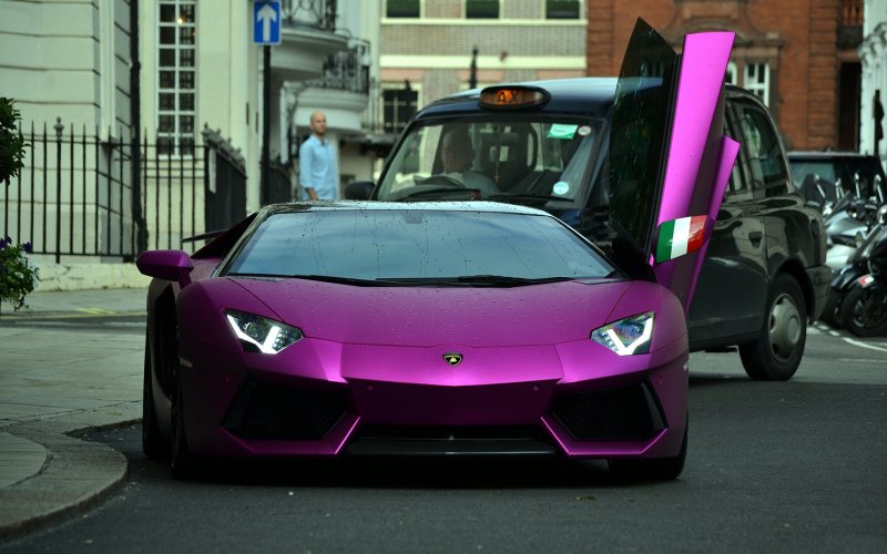 Lamborghini Aventador lp700-4 фиолетовый