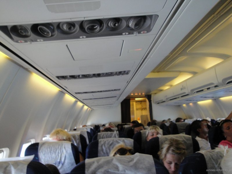Самолет i Fly салон
