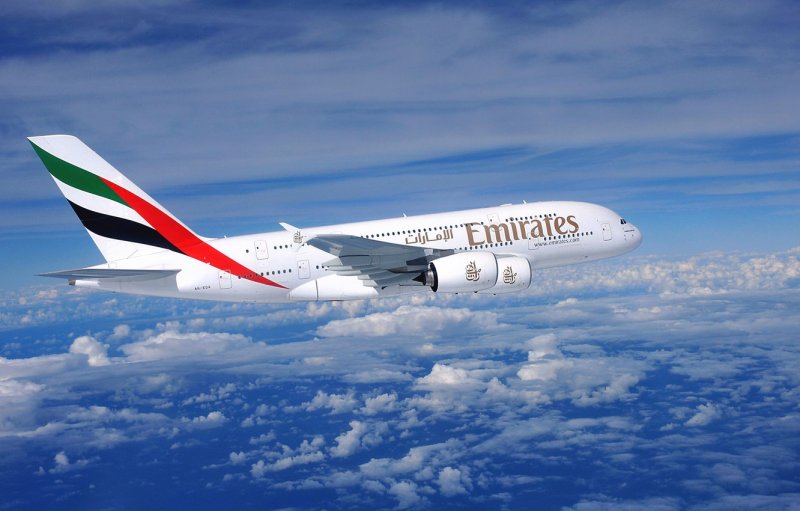 Самолёт Airbus a380 Emirates