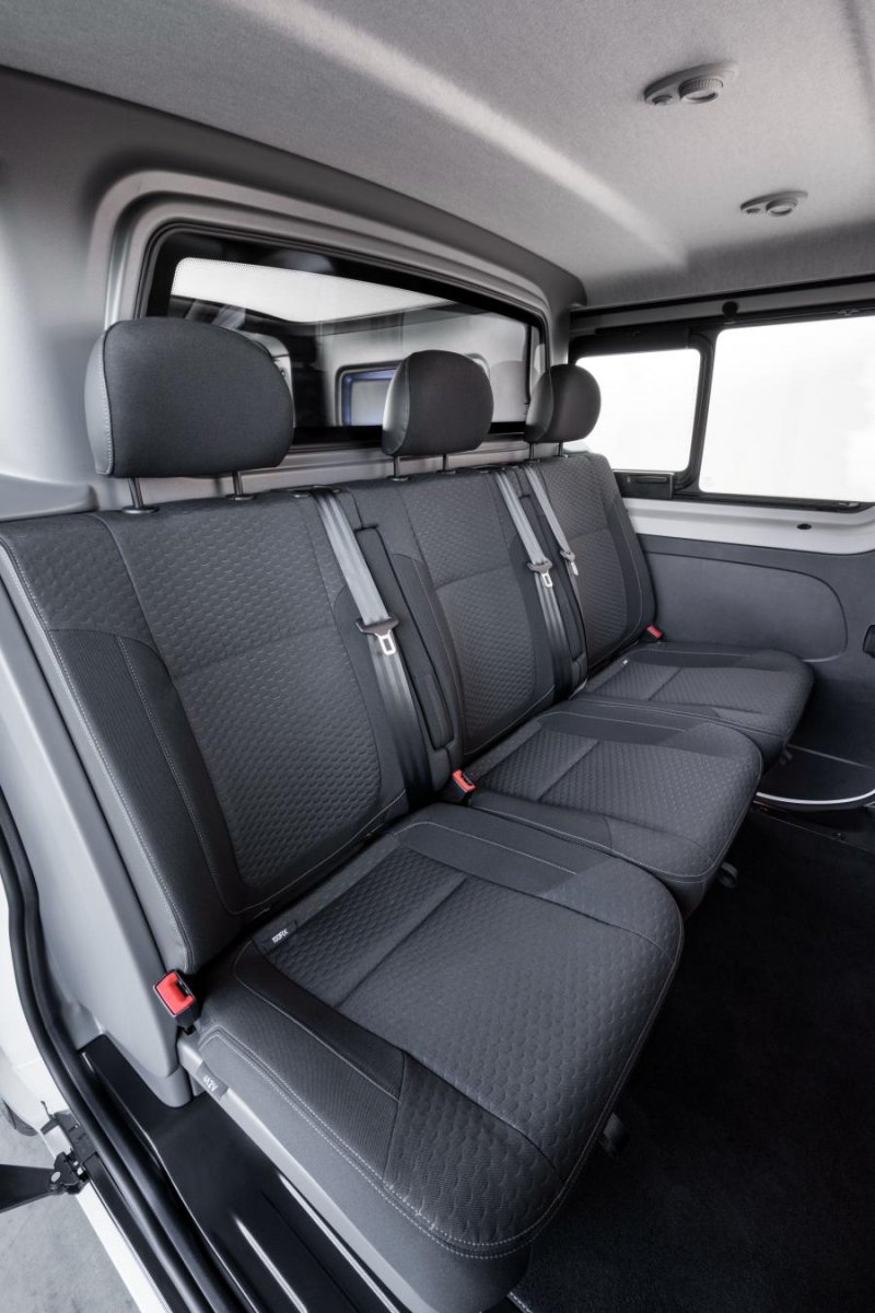 Opel Vivaro 2017 салон