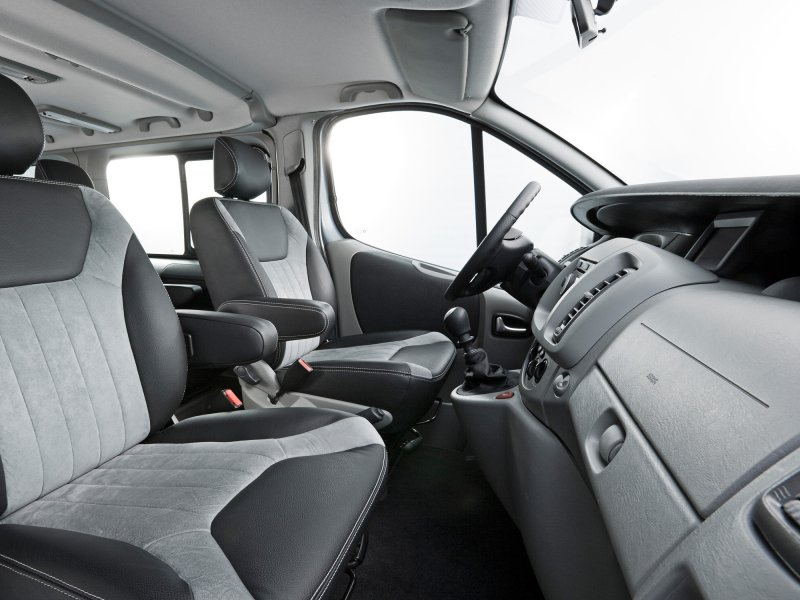 Opel Vivaro Generation салон