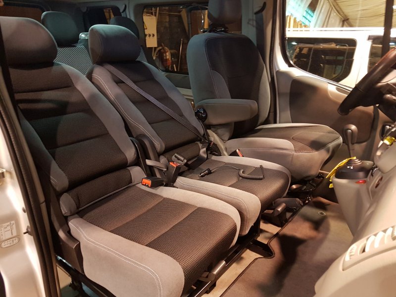 Opel Vivaro 2020 интерьер