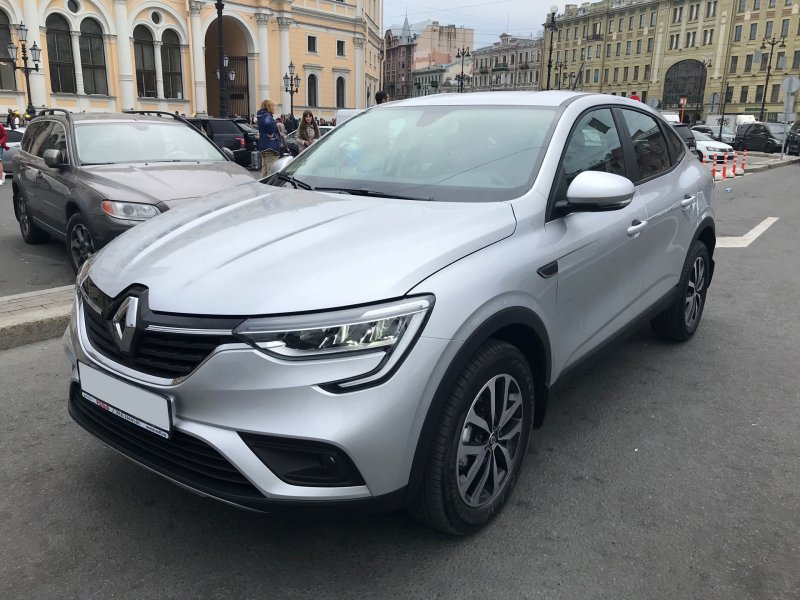 Renault Arkana серебристый