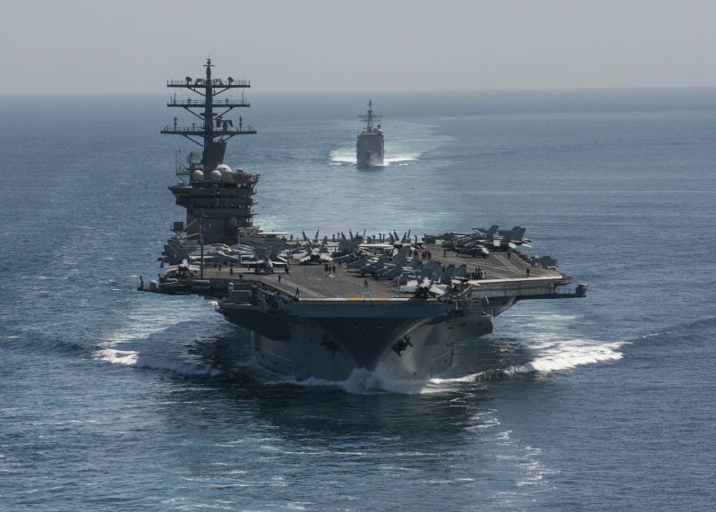 USS Nimitz CVN-68 Кубрик