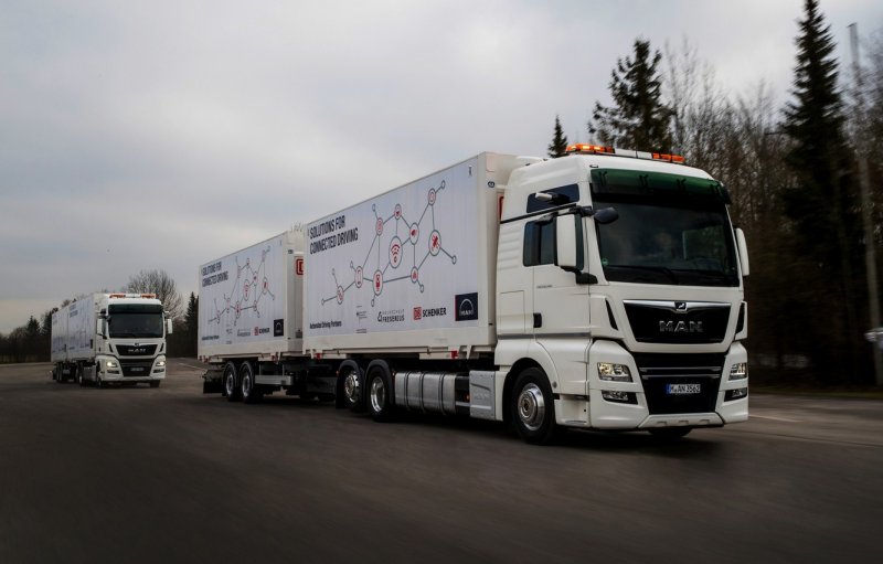 Man TGX 26.500 XXL 6x2 шторный грузовик