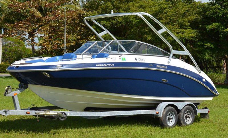 Yamaha 240 Limited