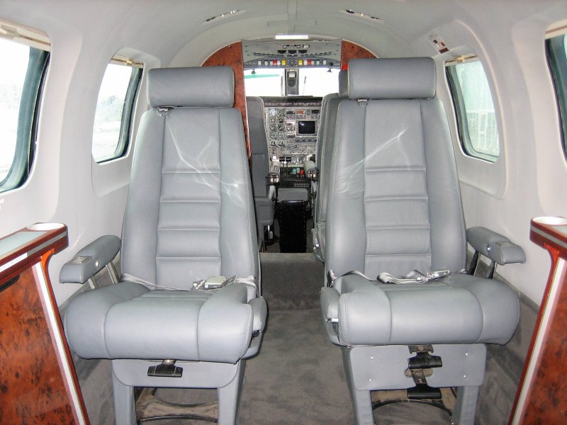 Piper Seneca Interior