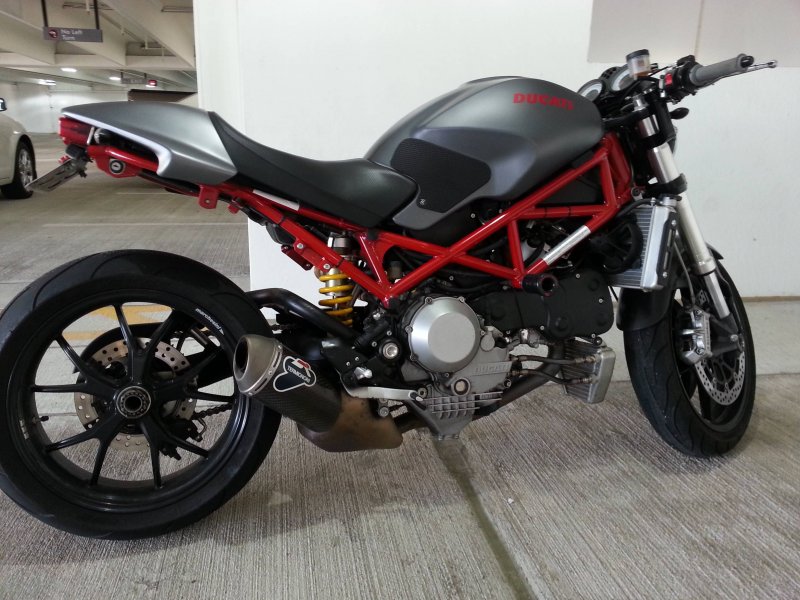 Ducati Monster 696