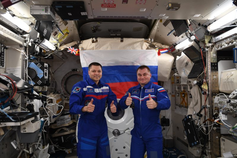 Космонавты на МКС