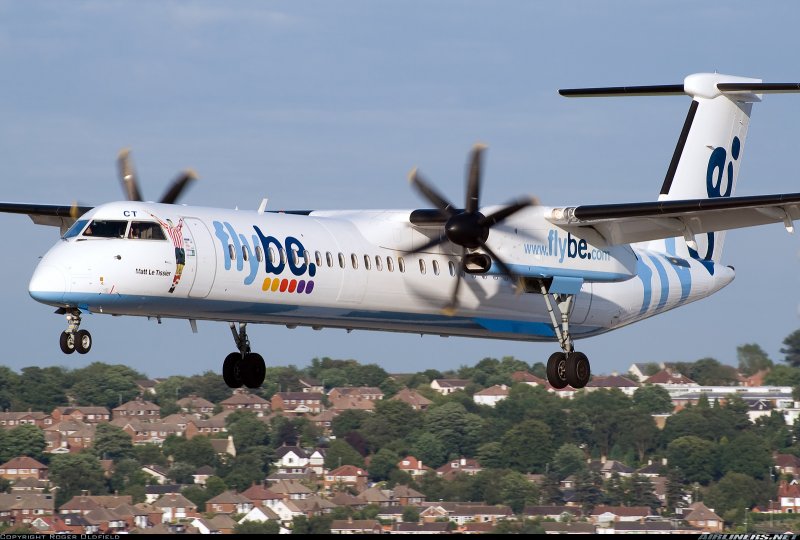 Самолет Bombardier Dash 8 q400