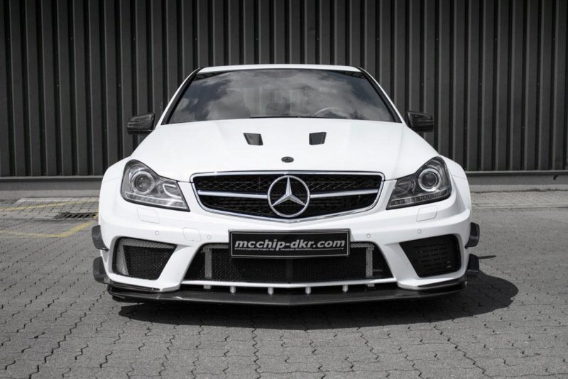Mercedes c63 AMG белый