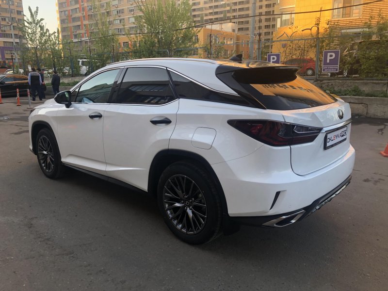 Lexus р Икс 300