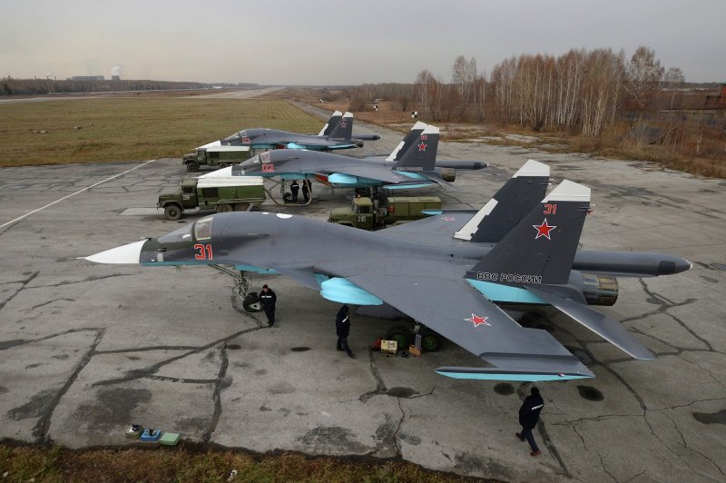 Су 34 на аэродроме